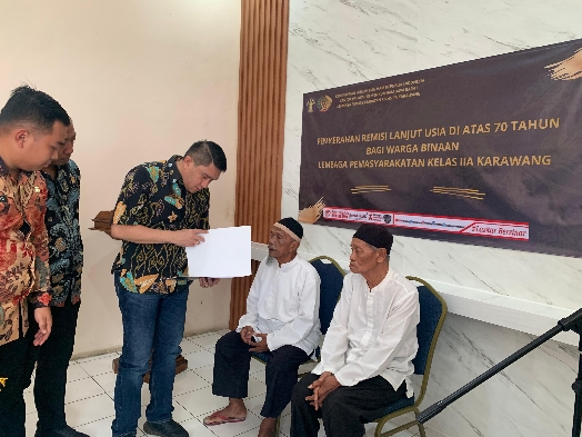 Lima WBP Lapas Kelas IIA Karawang Usia 70 Tahun Ke Atas Terima Remisi Lansia