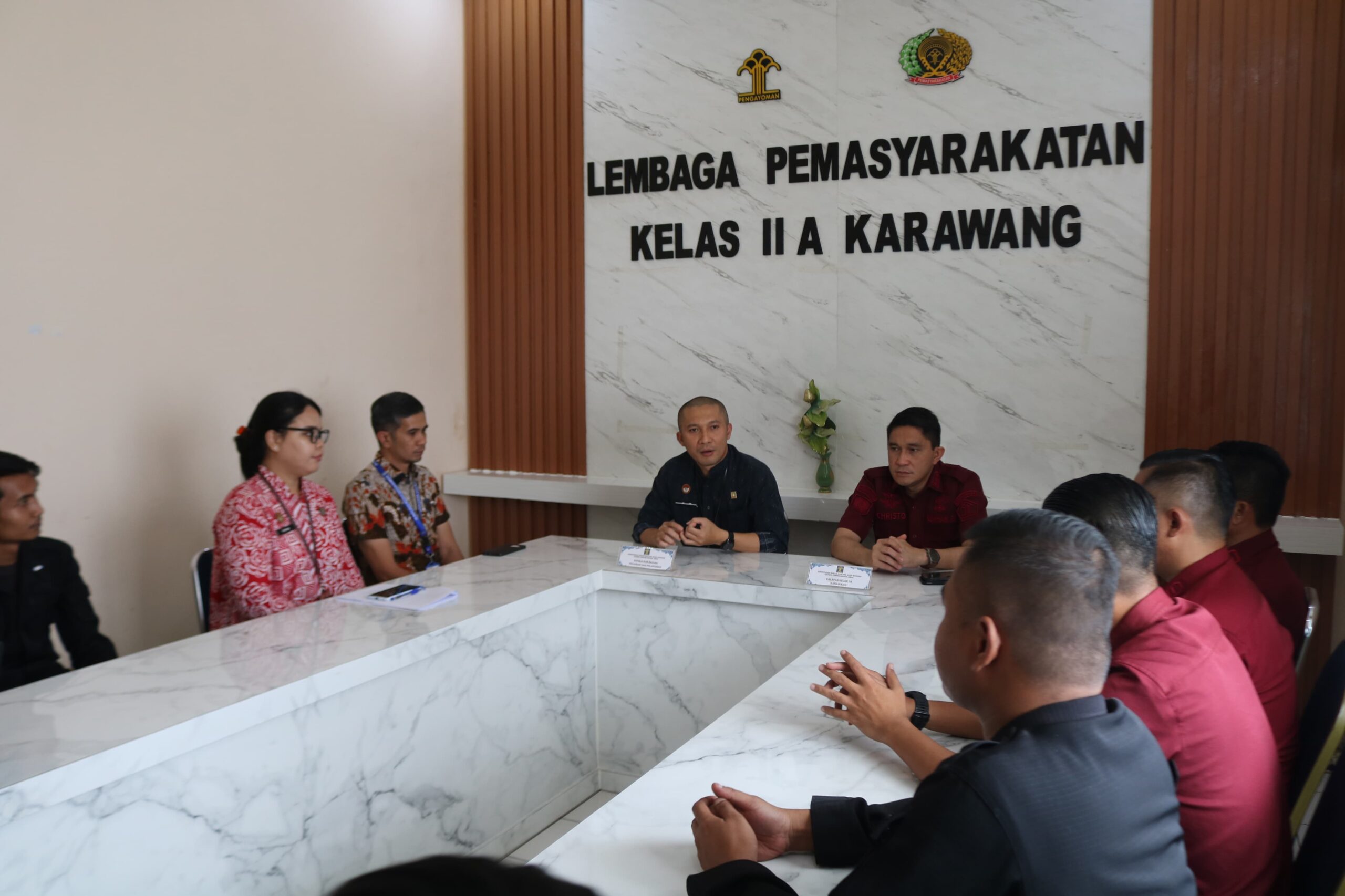 Tim Monev Kanwil Jabar Kunjungu Lapas Karawang Guna Mendukung Pelayanan Publik Berbasis HAM