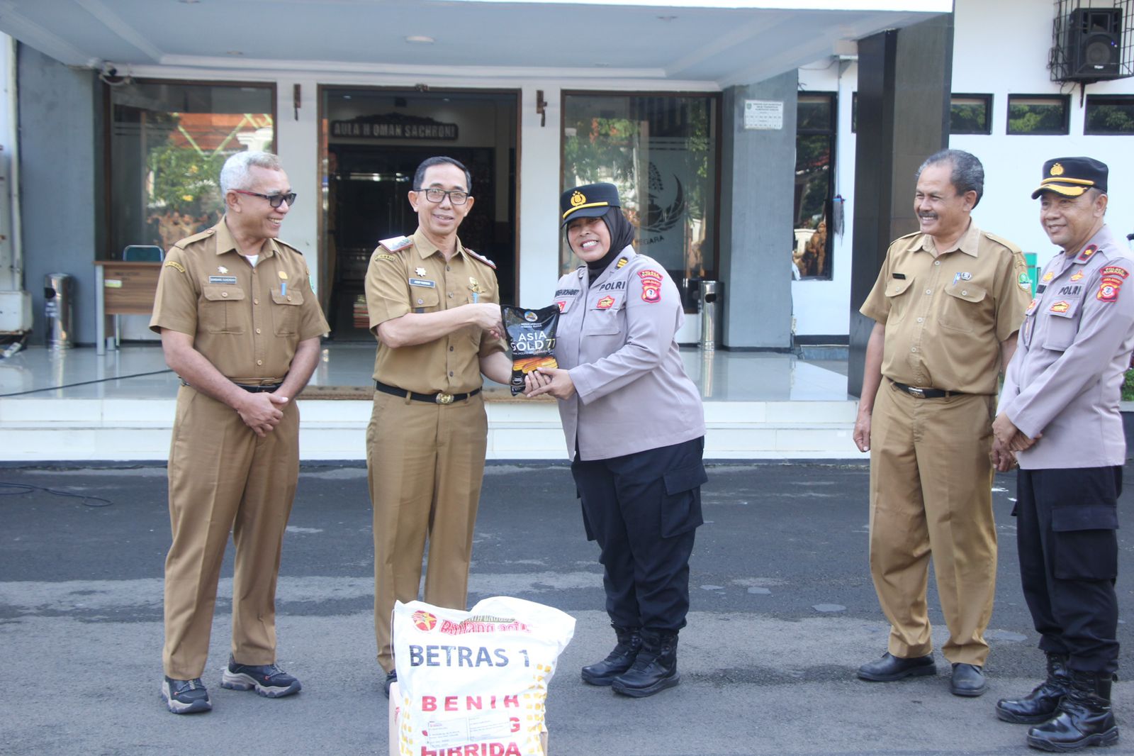 Apel Gabungan Perdana di Awal 2025, Pj Bupati Subang Ajak Tingkatkan Kolaborasi Raih Prestasi*