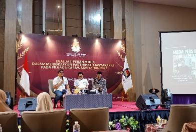 KPU ,Karawang Menggelar Kegiatan Talk Show ,Bertempat Di Hotel Swis  Bellin